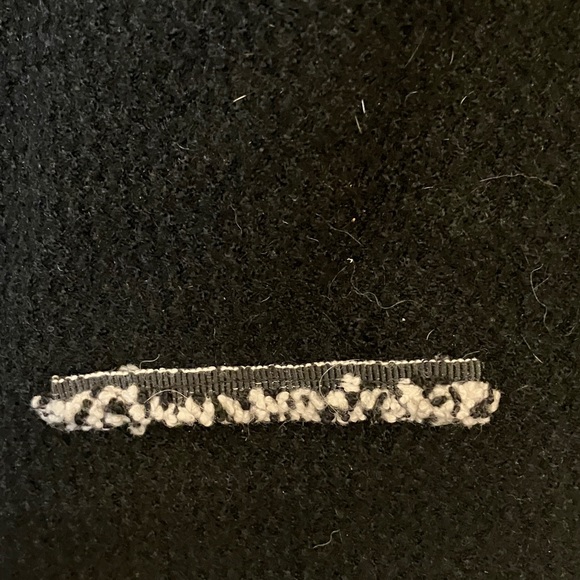 Molly Bracken Elegant Black and Cream Knit - Picture 4 of 11